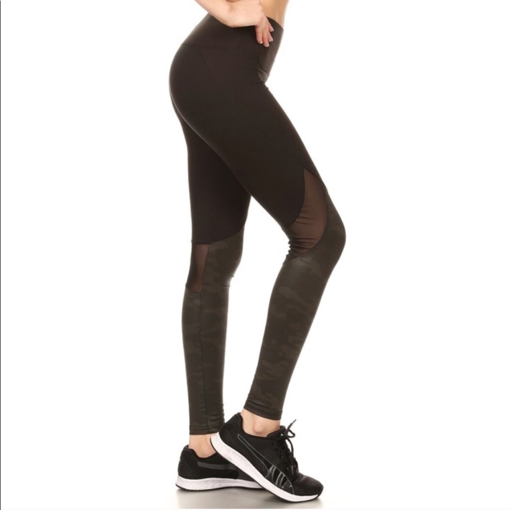 Camo Leggings With Mesh Panels